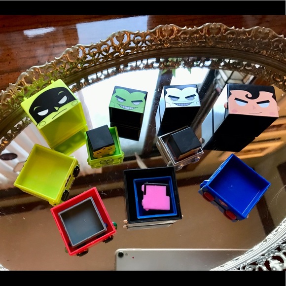 DC Comic Superhero Cubes Plastic Mini Stacking Nesting Cube Character Toys - Picture 9 of 11